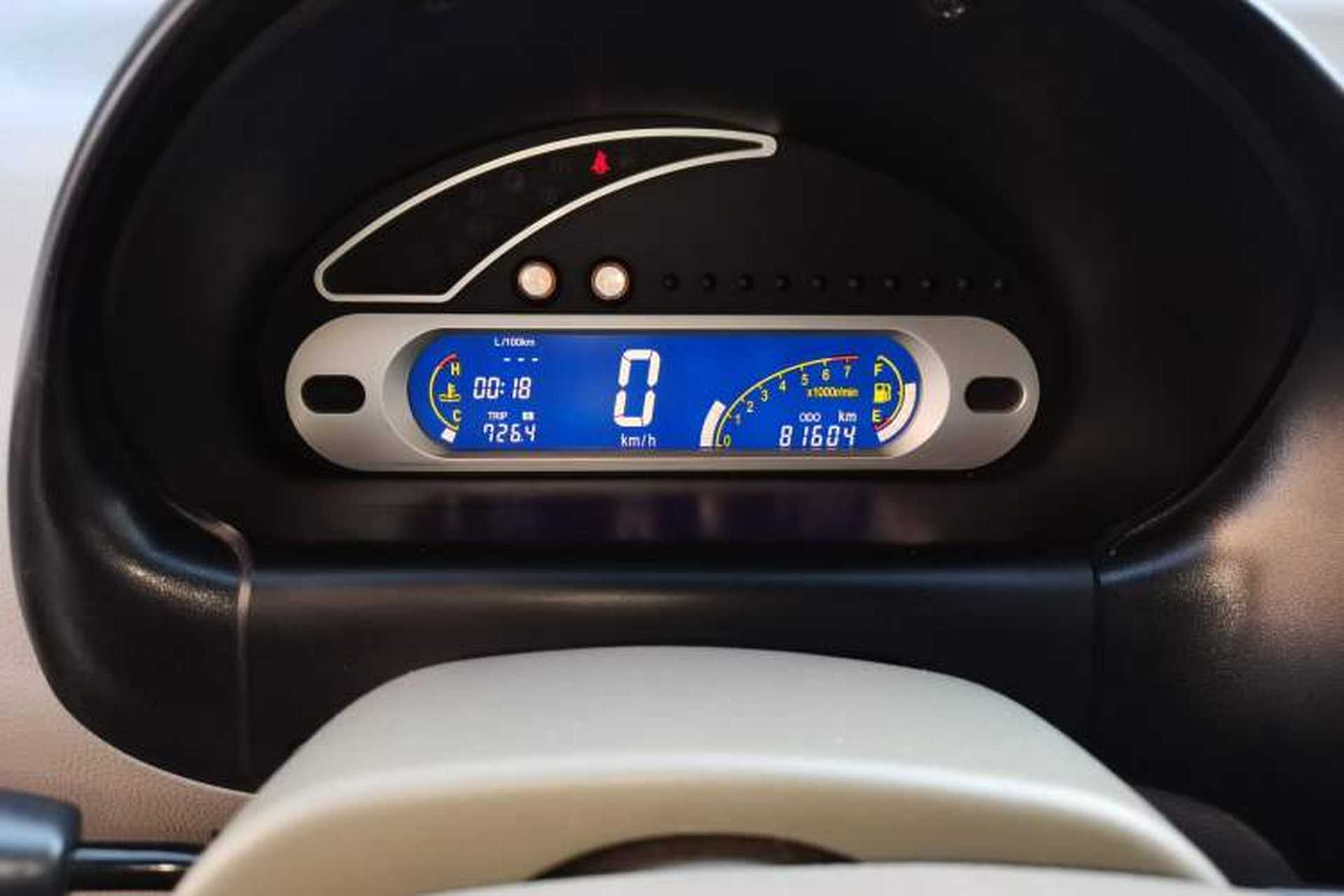 Used Chery QQ3 2012 Fashion Edition 1.0L Manual Champion Version Odometer Close Up