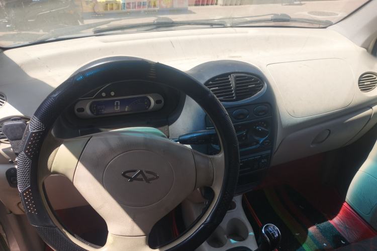 Used Chery QQ3 2011 1.0L Manual Start Edition Center Console