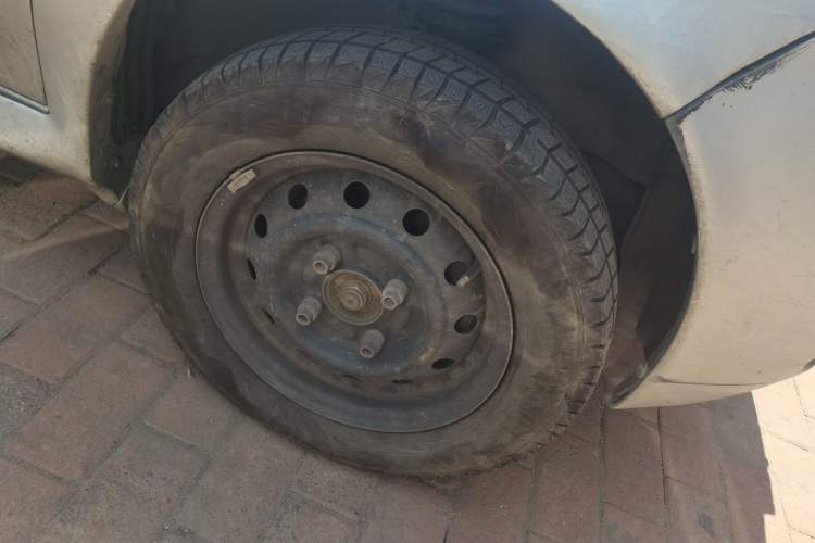 Used Chery QQ3 2011 1.0L Manual Start Edition Right Front Wheel Hub