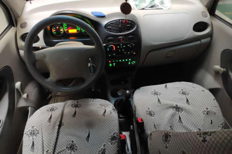 Used Chery QQ3 2012 Dream Edition 0.8L Manual – Dream Variant Center Console