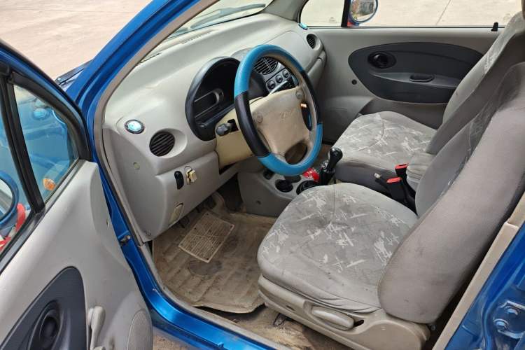 Used Chery QQ3 2012 Fashion Edition 1.0L Manual Champion Version Driver Seat