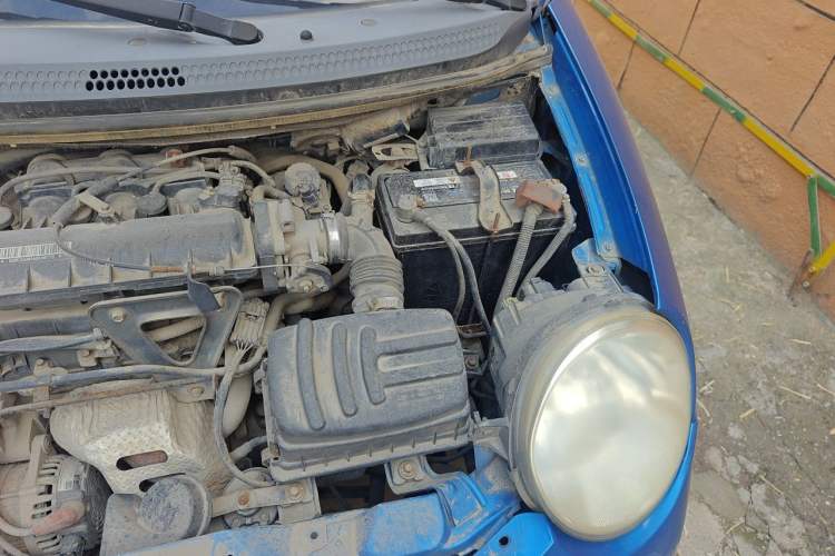 Used Chery QQ3 2012 Dream Edition 0.8L Manual – Dream Variant Engine Bay Left