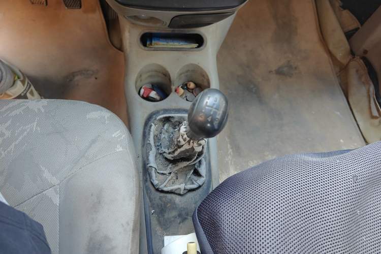 Used Chery QQ3 2012 Dream Edition 0.8L Manual – Dream Variant Gear Lever