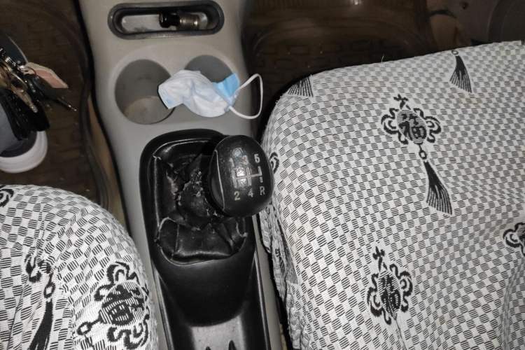 Used Chery QQ3 2012 Dream Edition 0.8L Manual – Dream Variant Gear Lever