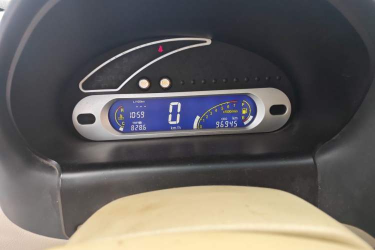 Used Chery QQ3 2012 Stylish Edition 1.0L Manual Start-Up Model Odometer Close Up