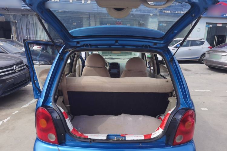 Used Chery QQ3 2012 Stylish Edition 1.0L Manual Start-Up Model Trunk