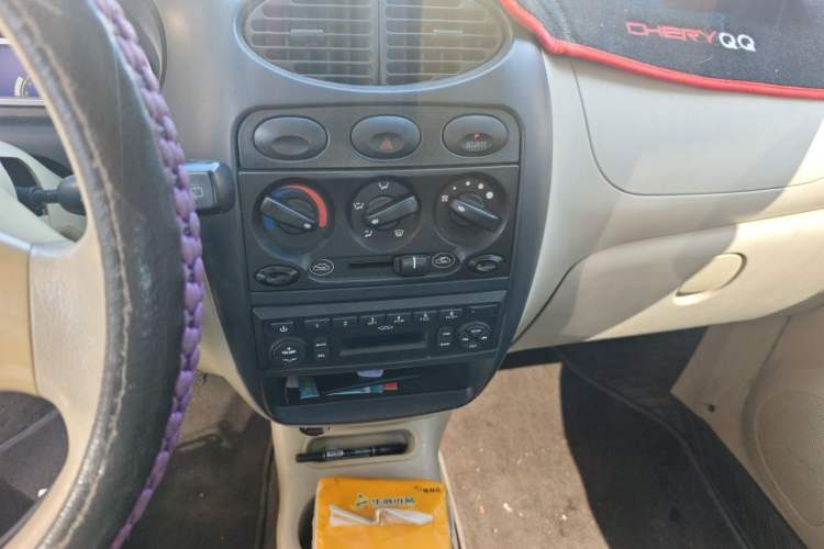 Used Chery QQ3 2012 Stylish Edition 1.0L Manual Start-Up Model Audio And AC Panel