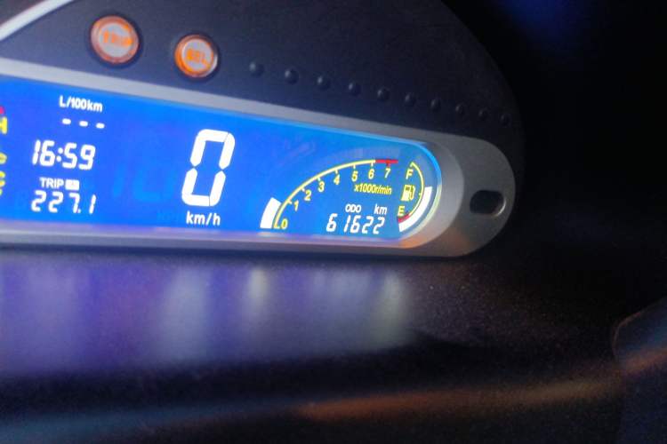 Used Chery QQ3 2012 Stylish Edition 1.0L Manual Start-Up Model Odometer Close Up