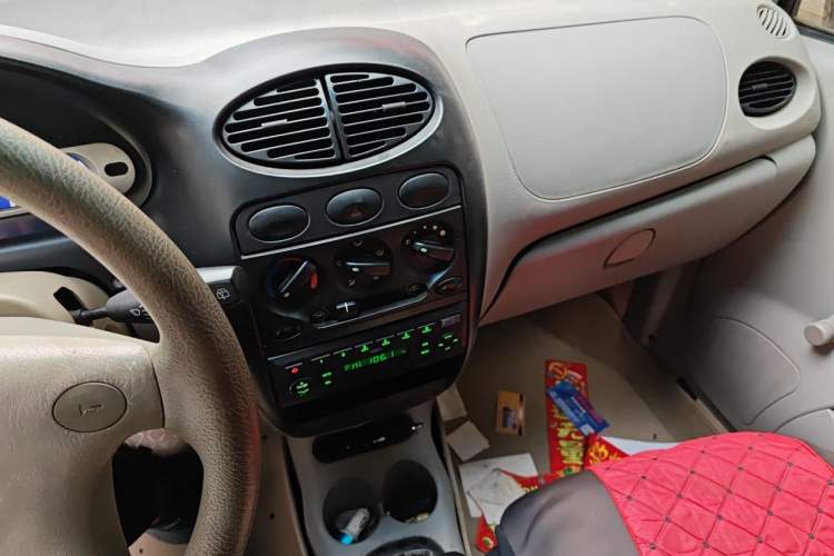 Used Chery QQ3 2012 Fashion Edition 1.0L Manual Champion Version Audio And AC Panel