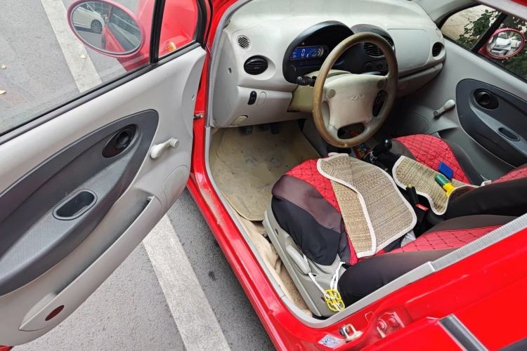 Used Chery QQ3 2012 Fashion Edition 1.0L Manual Champion Version Driver Seat