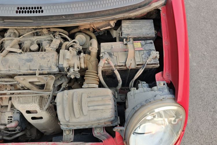 Used Chery QQ3 2012 Fashion Edition 1.0L Manual - Aishang Version Engine Bay Left