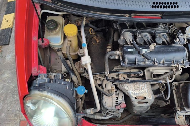Used Chery QQ3 2012 Sport Edition 1.0L Manual Start-Up Model Engine Bay Right
