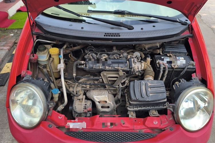 Used Chery QQ3 2012 Sport Edition 1.0L Manual Start-Up Model Engine Bay
