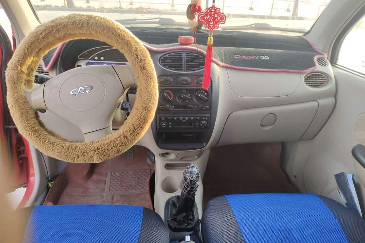 Used Chery QQ3 2012 Stylish Edition 1.0L Manual Start-Up Model Interior 3