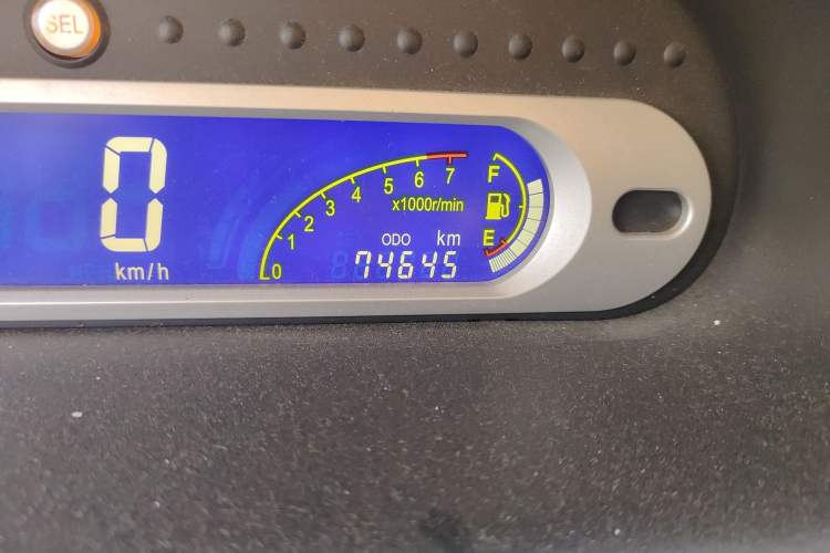 Used Chery QQ3 2012 Stylish Edition 1.0L Manual Start-Up Model Odometer Close Up