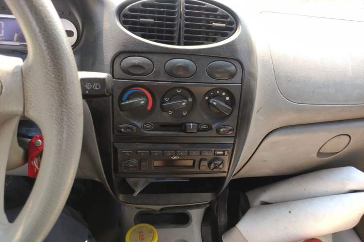Used Chery QQ3 2012 Fashion Edition 1.0L Manual Champion Version Audio And AC Panel