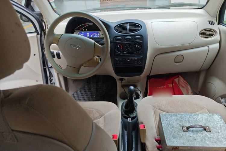 Used Chery QQ3 2012 Stylish Edition 1.0L Manual Start-Up Model Center Console