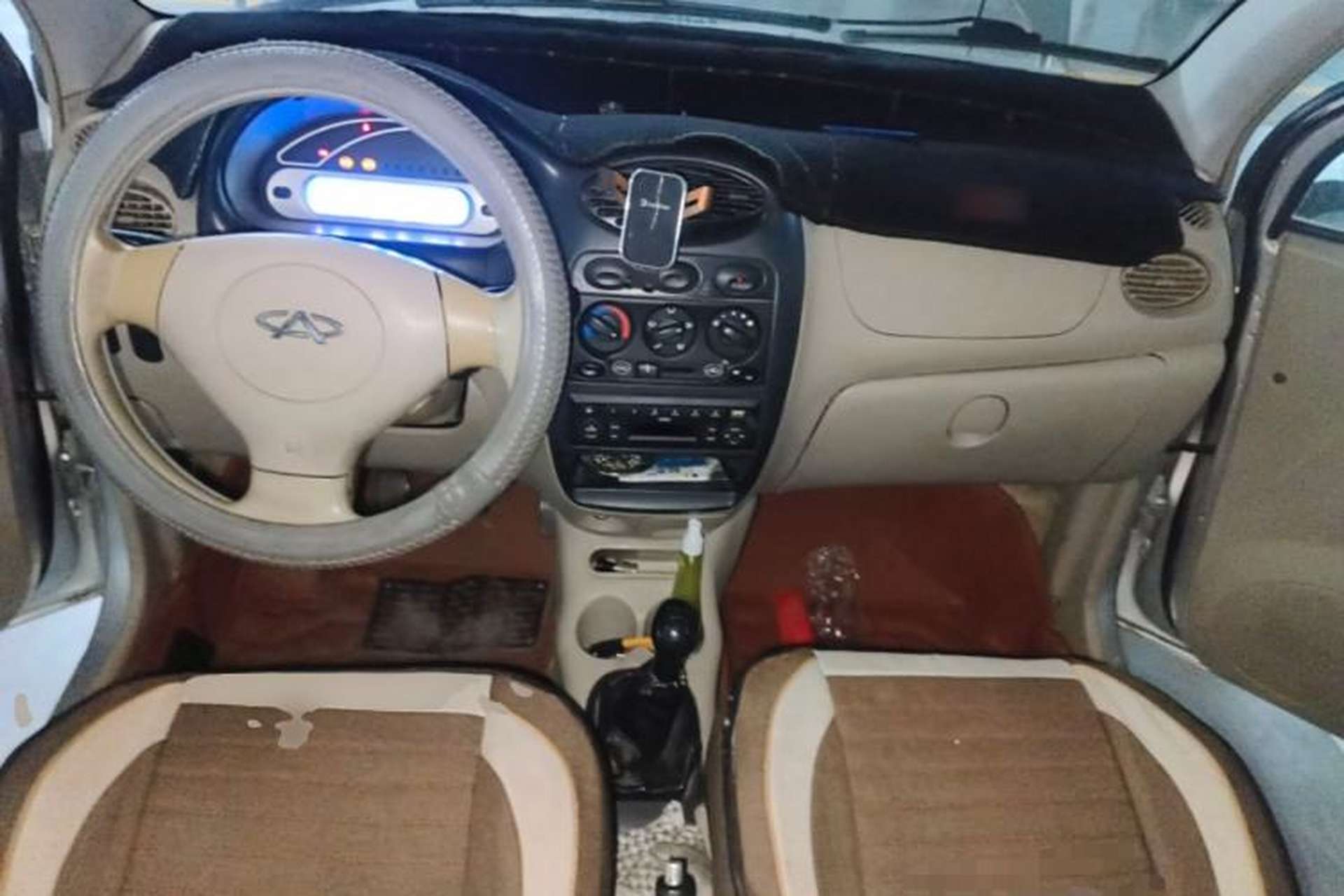 Used Chery QQ3 2012 Stylish Edition 1.0L Manual Start-Up Model Center Console