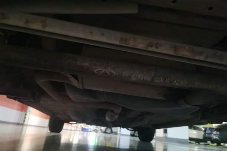 Used Chery QQ3 2012 Fashion Edition 1.0L Manual Champion Version Chassis Rear