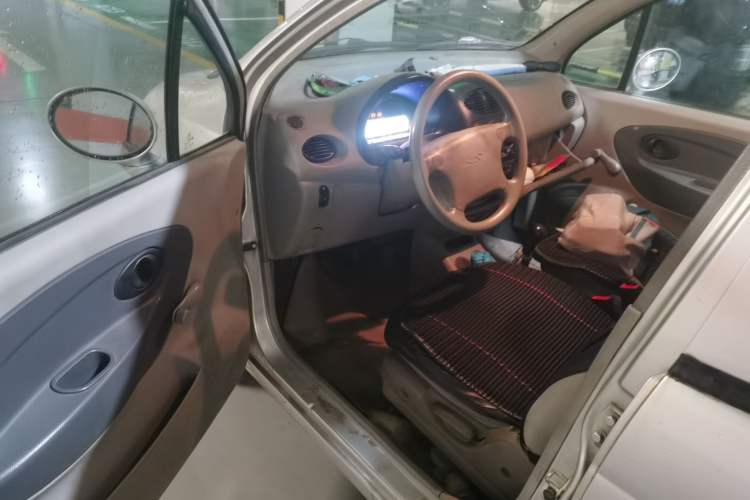 Used Chery QQ3 2012 Fashion Edition 1.0L Manual Champion Version Driver Seat
