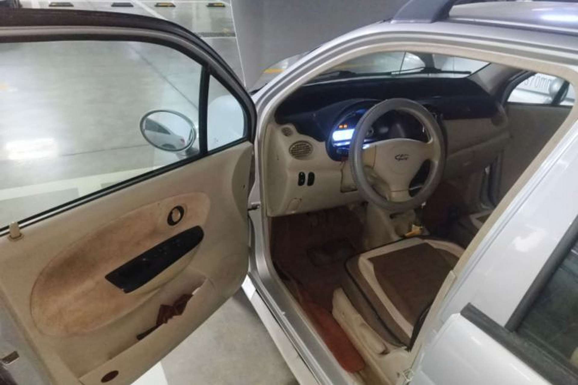 Used Chery QQ3 2012 Stylish Edition 1.0L Manual Start-Up Model Driver Seat