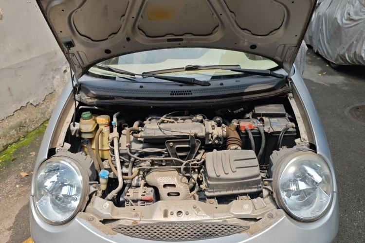 Used Chery QQ3 2012 Stylish Edition 1.0L Manual Start-Up Model Engine Bay