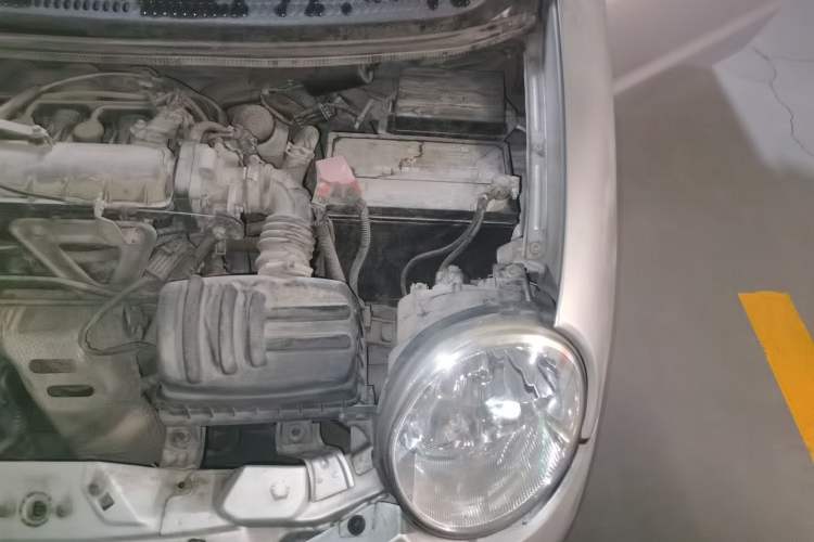 Used Chery QQ3 2012 Fashion Edition 1.0L Manual Champion Version Engine Bay Left