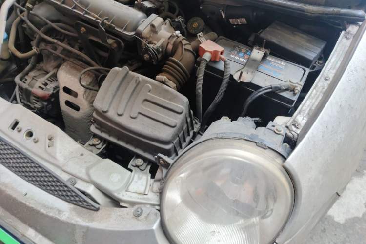 Used Chery QQ3 2012 Stylish Edition 1.0L Manual Start-Up Model Engine Bay Left