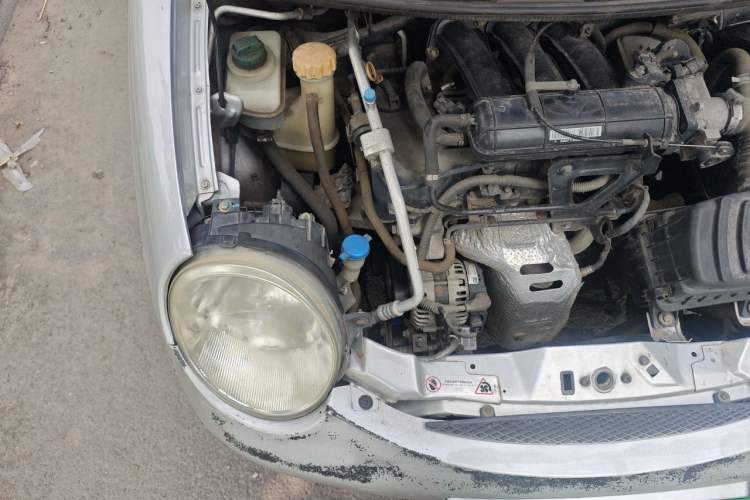 Used Chery QQ3 2012 Fashion Edition 1.0L Manual Champion Version Engine Bay Right