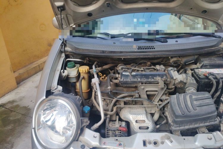 Used Chery QQ3 2012 Stylish Edition 1.0L Manual Start-Up Model Engine Bay Right