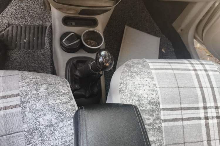 Used Chery QQ3 2012 Dream Edition 0.8L Manual – Dream Variant Gear Lever
