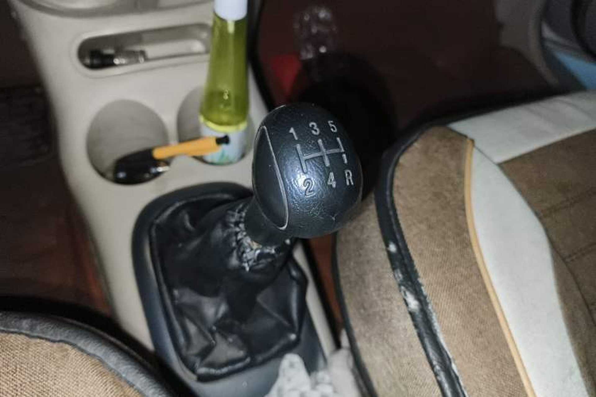 Used Chery QQ3 2012 Stylish Edition 1.0L Manual Start-Up Model Gear Lever