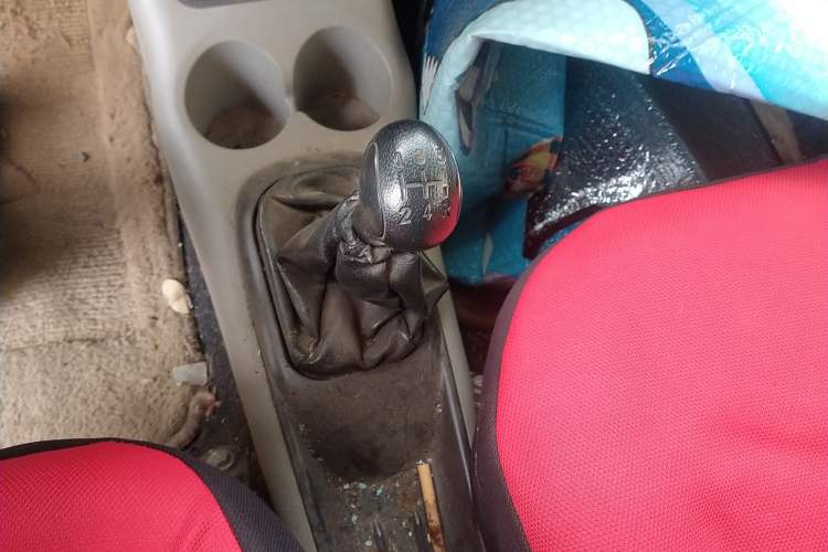 Used Chery QQ3 2012 Fashion Edition 1.0L Manual Champion Version Gear Lever
