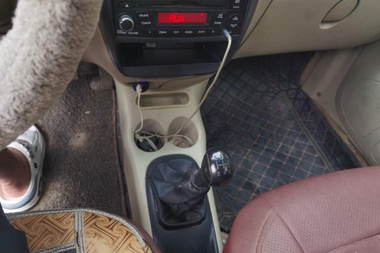 Used Chery QQ3 2012 Stylish Edition 1.0L Manual Start-Up Model Gear Lever
