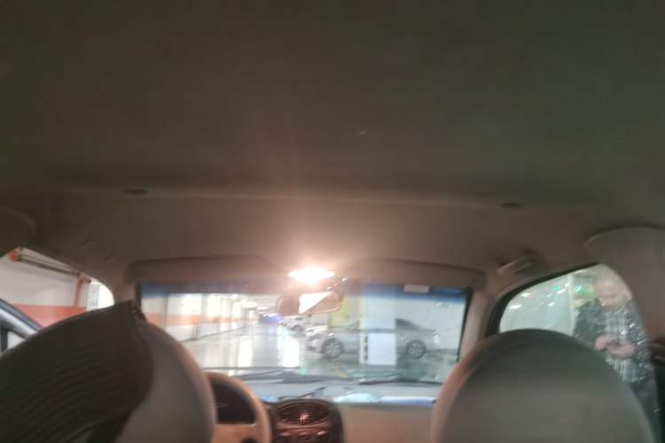 Used Chery QQ3 2012 Fashion Edition 1.0L Manual Champion Version Headliner