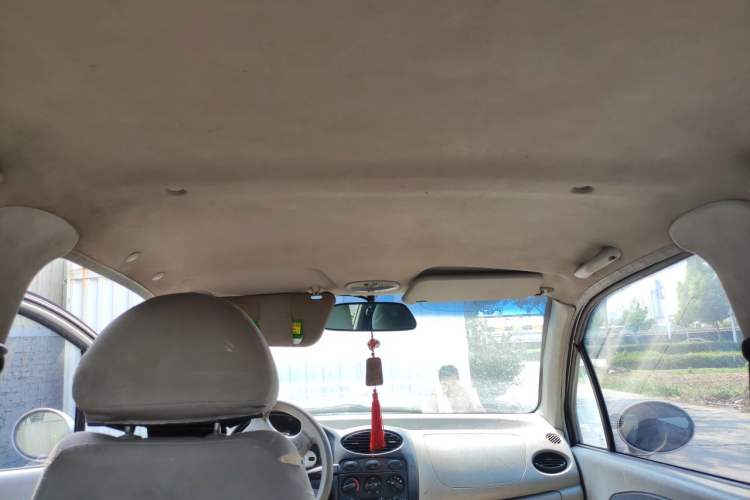Used Chery QQ3 2012 Fashion Edition 1.0L Manual Champion Version Headliner
