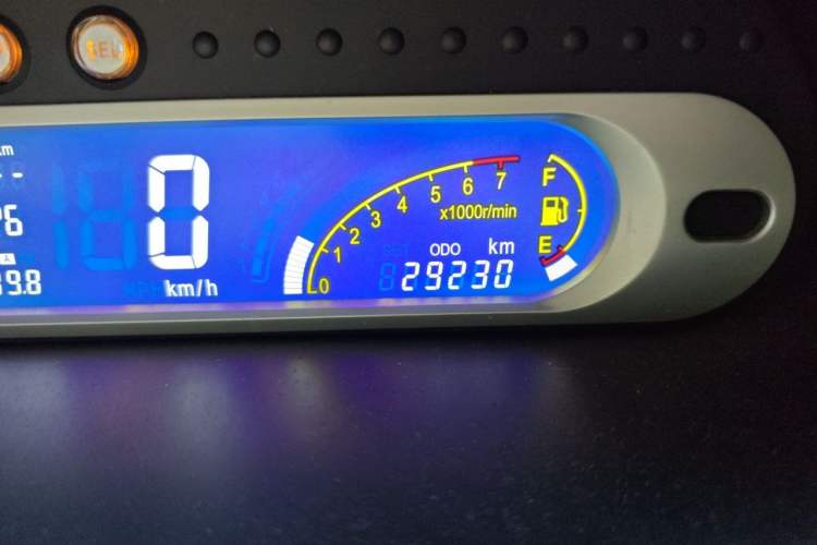 Used Chery QQ3 2012 Stylish Edition 1.0L Manual Start-Up Model Odometer Close Up