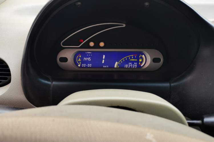 Used Chery QQ3 2012 Fashion Edition 1.0L Manual Champion Version Odometer Close Up