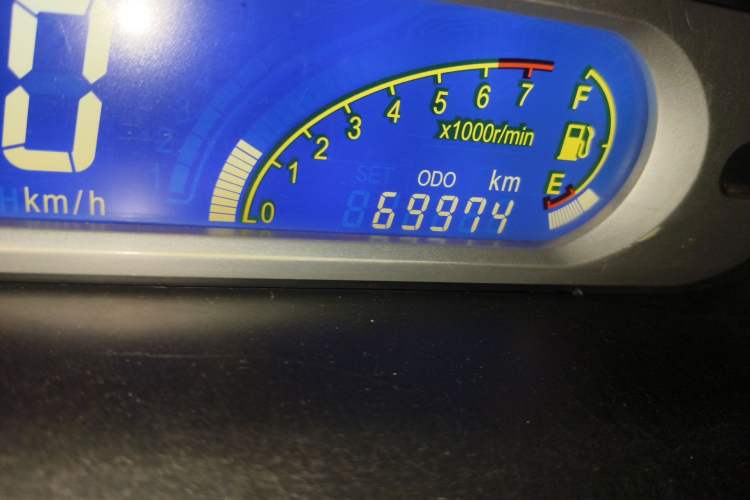 Used Chery QQ3 2012 Stylish Edition 1.0L Manual Start-Up Model Odometer Close Up