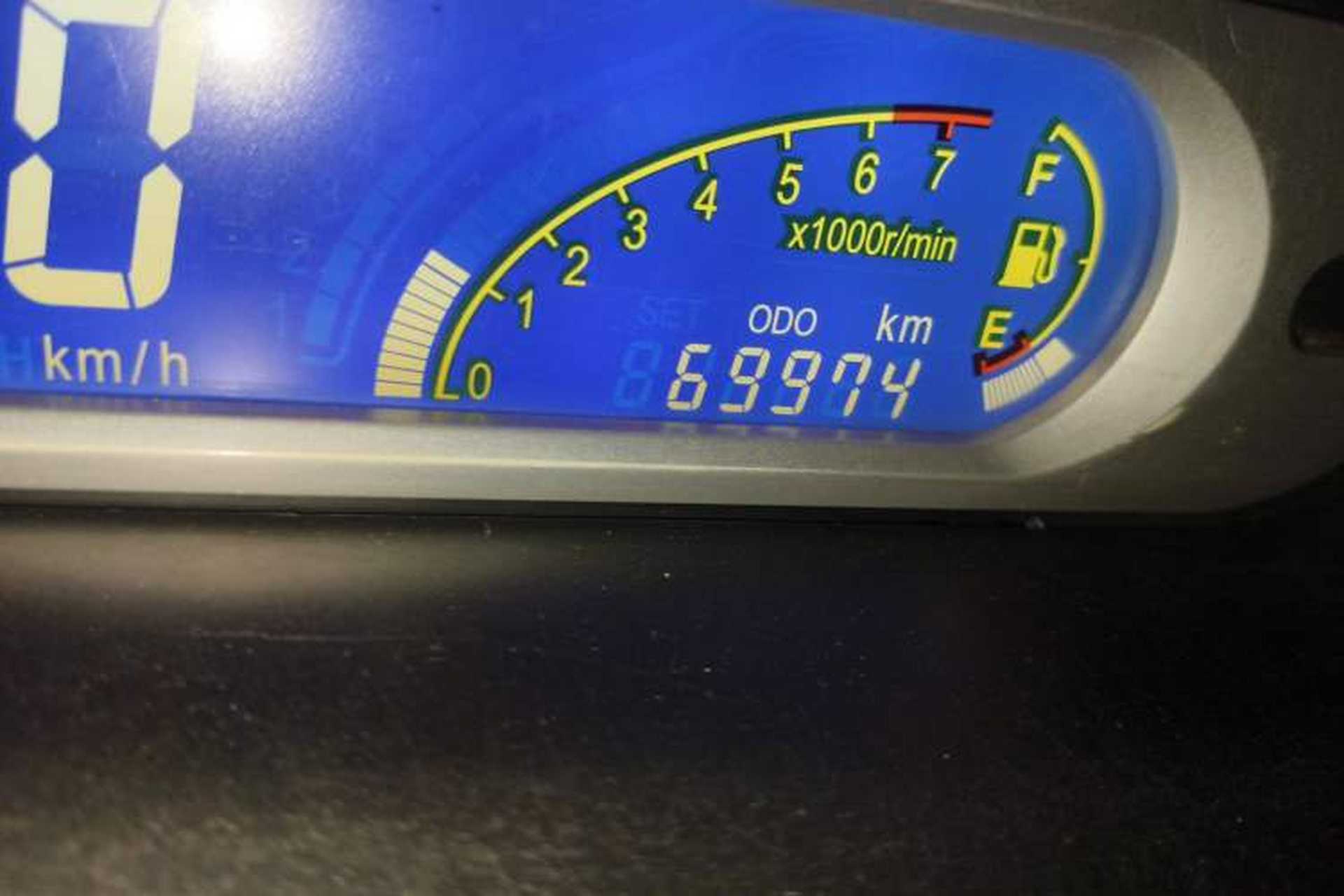 Used Chery QQ3 2012 Stylish Edition 1.0L Manual Start-Up Model Odometer Close Up