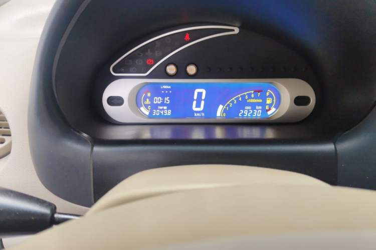 Used Chery QQ3 2012 Stylish Edition 1.0L Manual Start-Up Model Odometer Close Up