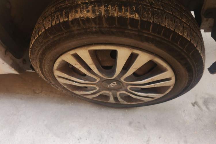 Used Chery QQ3 2012 Stylish Edition 1.0L Manual Start-Up Model Right Front Wheel Hub
