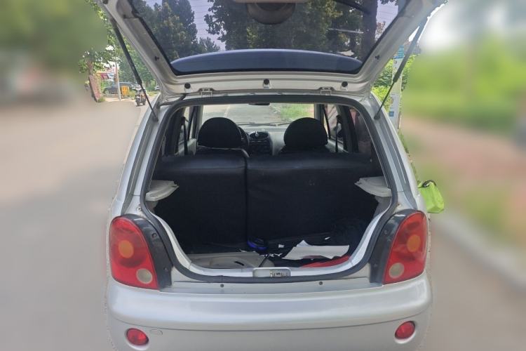 Used Chery QQ3 2012 Fashion Edition 1.0L Manual Champion Version Trunk