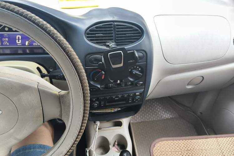 Used Chery QQ3 2012 Stylish Edition 1.0L Manual Start-Up Model Audio And AC Panel