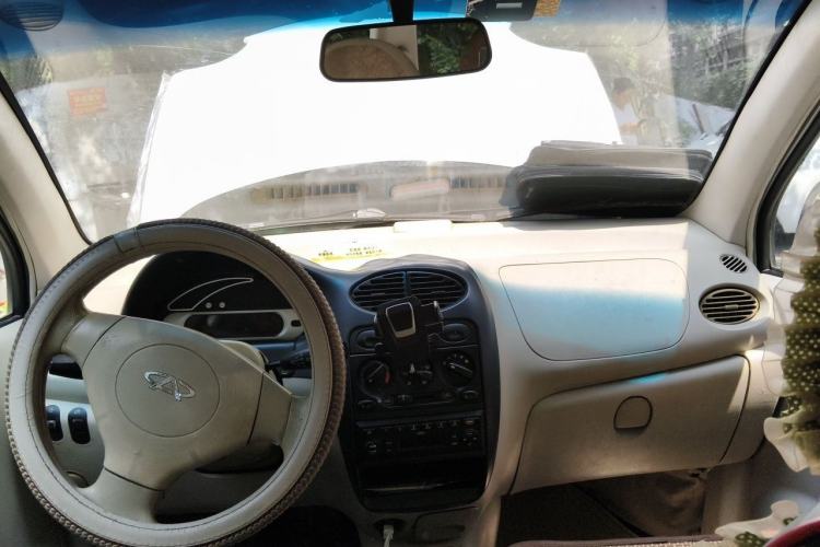 Used Chery QQ3 2012 Stylish Edition 1.0L Manual Start-Up Model Center Console