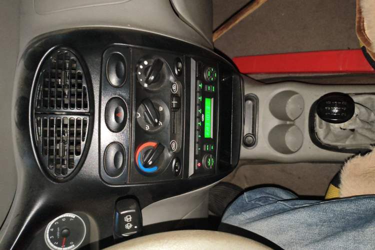 Used Chery QQ3 2012 Dream Edition 0.8L Manual – Dream Variant Audio And AC Panel