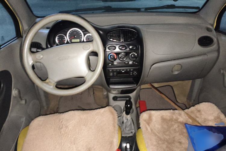 Used Chery QQ3 2012 Dream Edition 0.8L Manual – Dream Variant Center Console