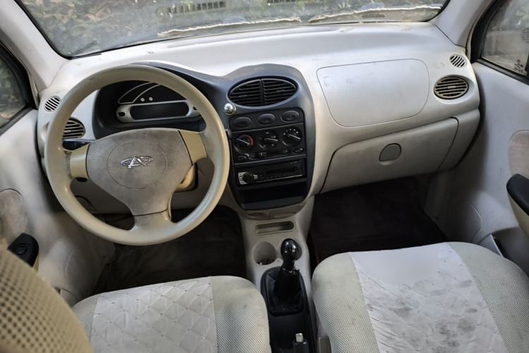 Used Chery QQ3 2012 Stylish Edition 1.0L Manual Start-Up Model Center Console