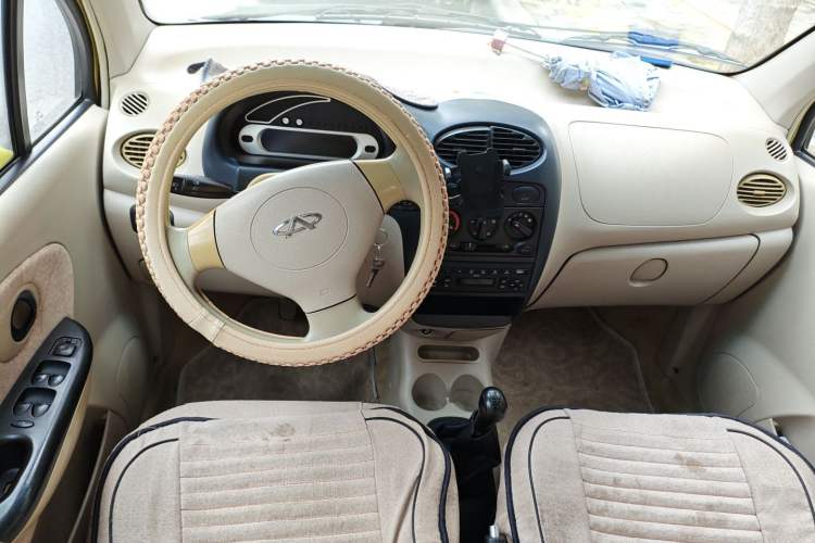 Used Chery QQ3 2012 Stylish Edition 1.0L Manual Start-Up Model Center Console