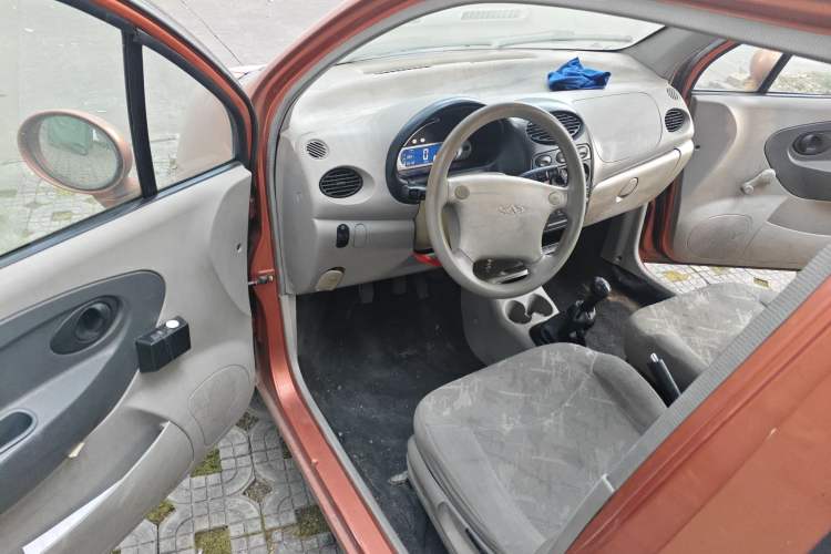 Used Chery QQ3 2012 Fashion Edition 1.0L Manual Champion Version Driver Seat